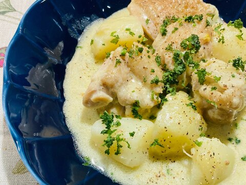 ♦️鶏肉とじゃがいもの サワークリーム煮